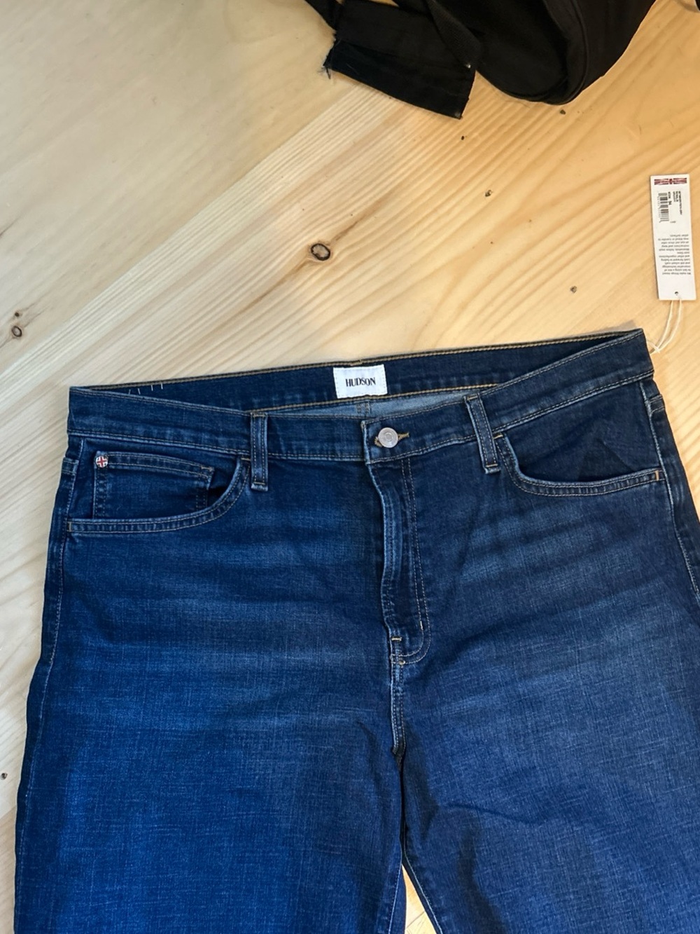 Women’s Hudson Jeans Size 34  Dark Blue Jeans - - Picture 2 of 7
